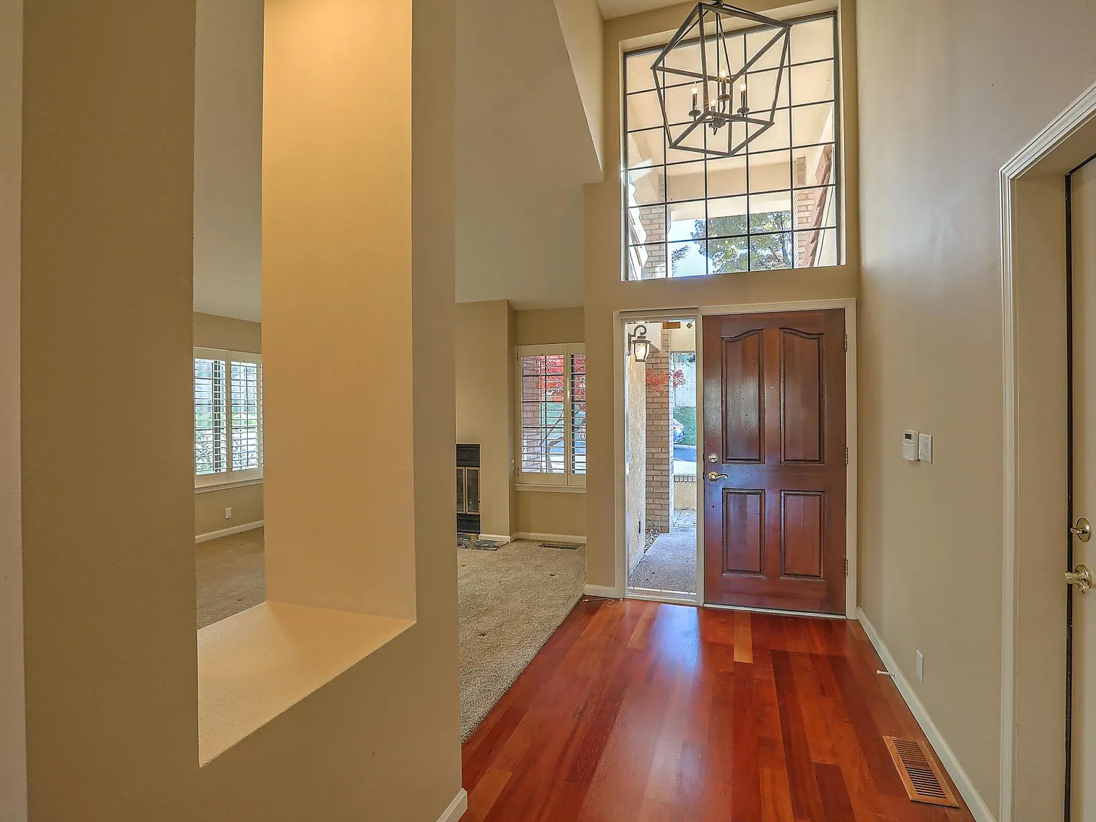 3 bed, 2.5 bath, 2596 sqft, $4,250 — Photo 3