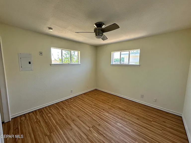 10336 Windsor Dr — Photo 13