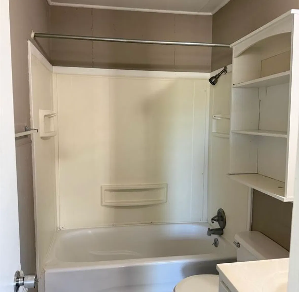2 bed, 800 sqft, $800 — Photo 3