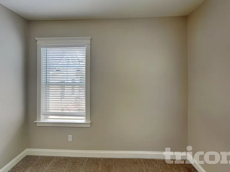 13528 Swinton Rd — Photo 11