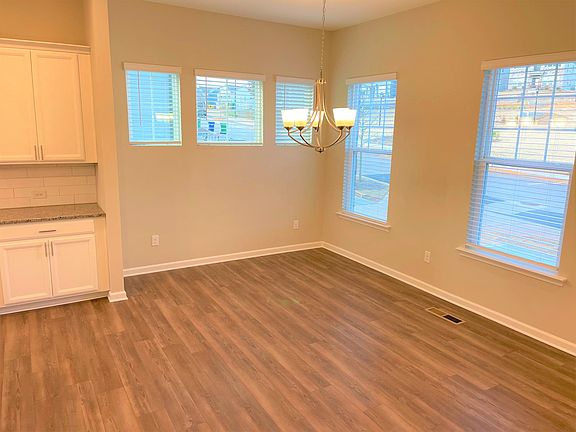 4th image of 3311 Park Pointe Cir