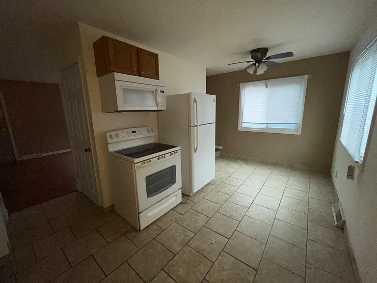 2259 W Columbia Ave — Photo 5