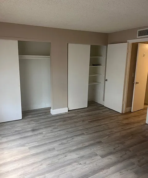2733 Hidden Lake Blvd #B — Photo 1