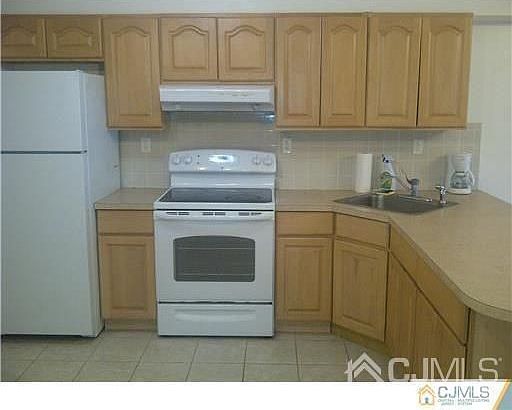 2nd image of 431 Main St #2C