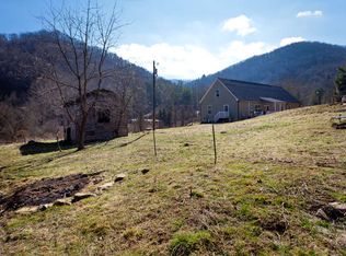3 Rainbow Ln, Barnardsville, NC 28709