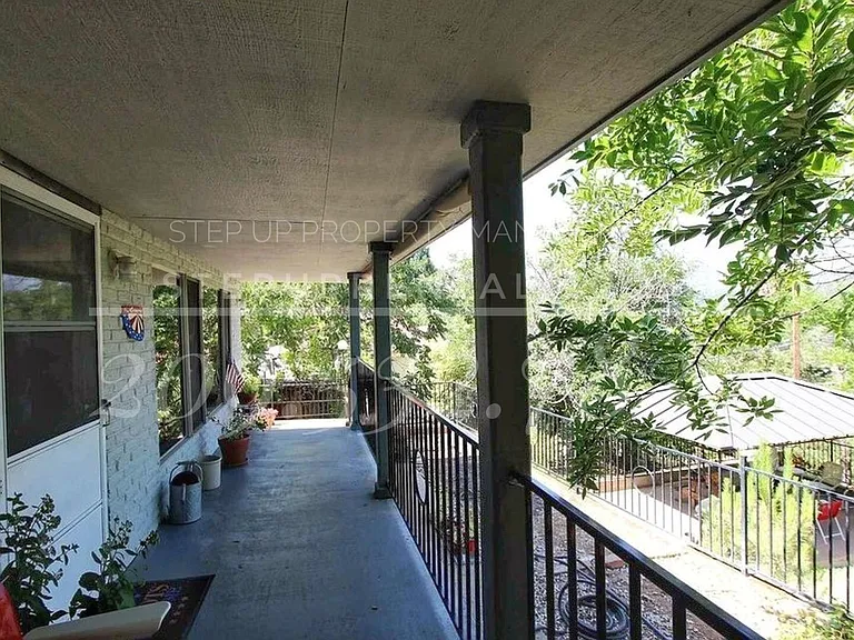 620 High St — Photo 2