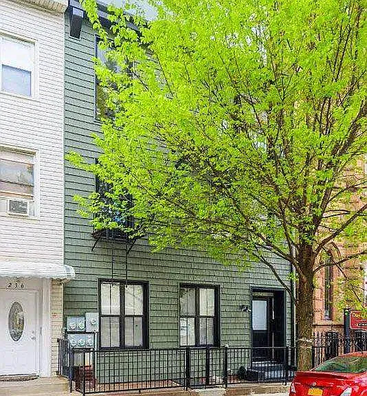 234 24th St #3F — Photo 7