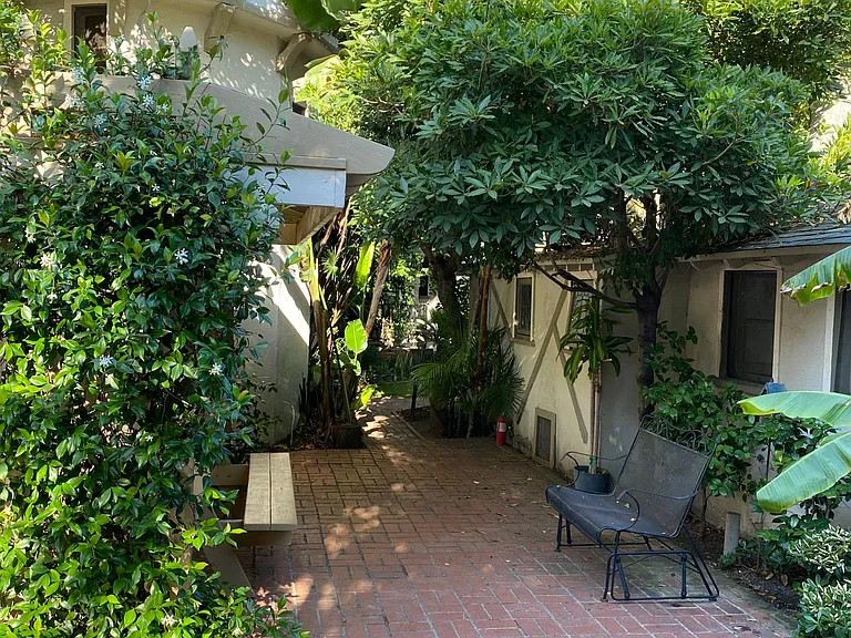 7219 Hampton Ave #20 — Photo 13