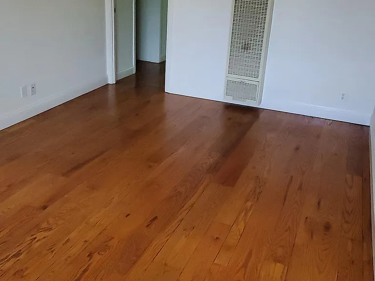477 Chetwood St #E — Photo 3
