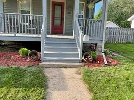 1120 W Harris St — Photo 3
