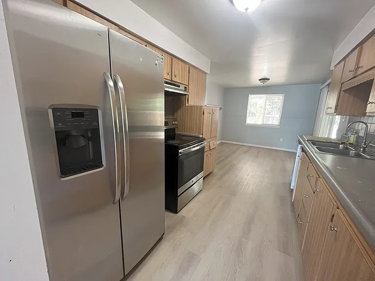 3220 Dudley St — Photo 5