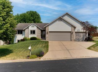 1349 Troon Dr, Sun Prairie, WI 53590