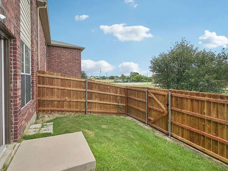 Oaks Estates of Coppell — Photo 31