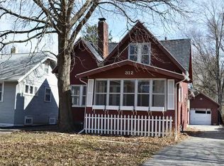 312 21st St NE, Cedar Rapids, IA 52402