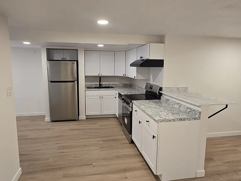 912 S Pratt Pkwy #B — Photo 7