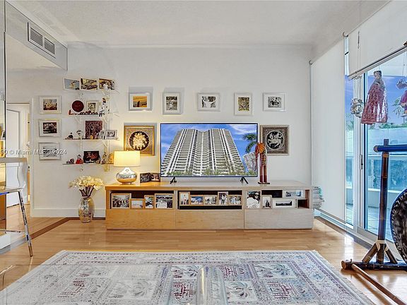 3rd image of 21205 Yacht Club Dr APT 301