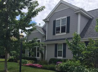295 Lakeridge Dr, Oconomowoc, WI 53066