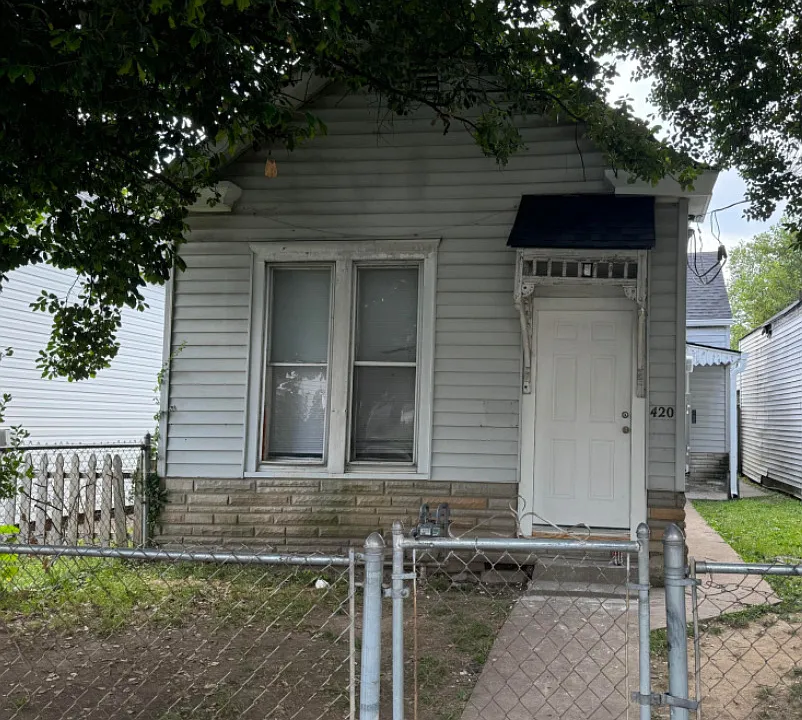 420 Montana Ave