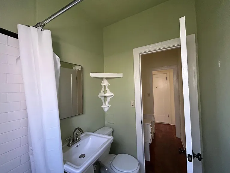 1129 N Hoover St #104 — Photo 7