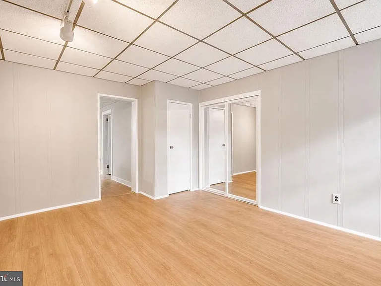1902 Trenton Ave — Photo 13