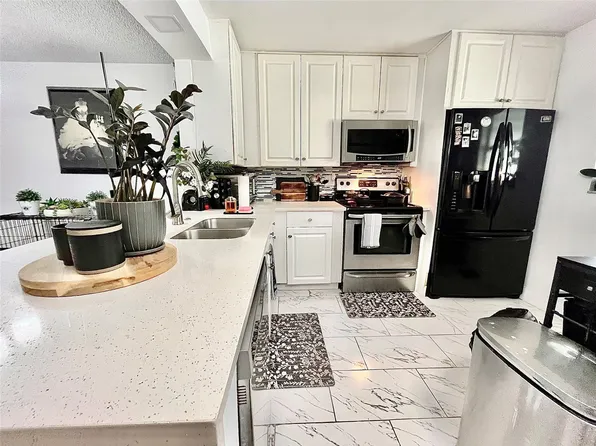 8301 Sands Point Blvd APT 306S, Tamarac, FL 33321