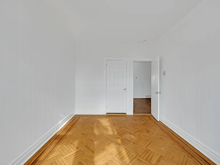 347 Greenwich Ave — Photo 10