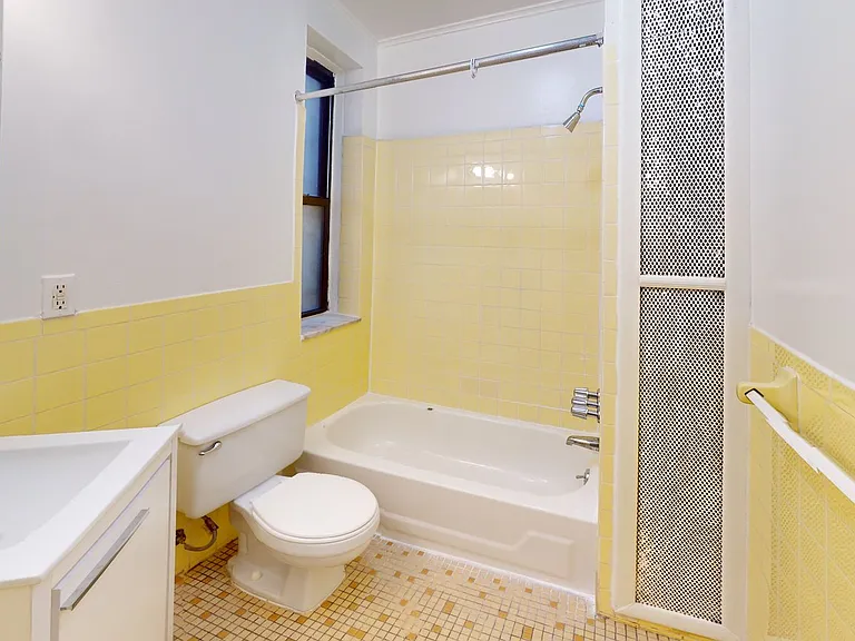 501 E 84th St #4N — Photo 7
