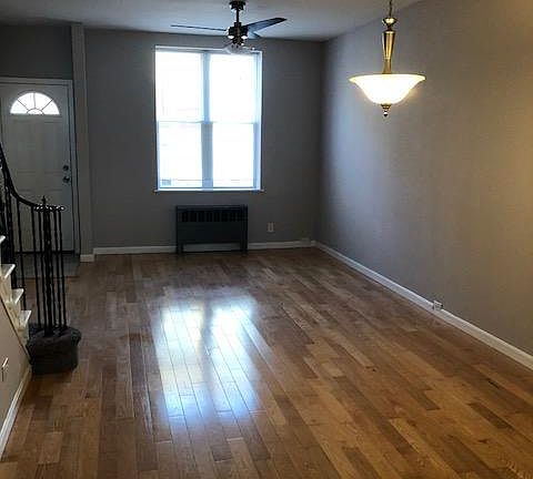 2nd image of 2631 S Juniper St