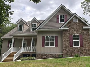 48 Narrow Ln, Dahlonega, GA 30533