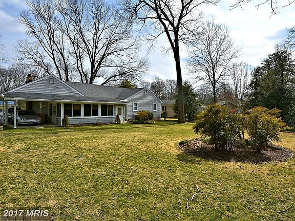 Beautiful Large Level Lot