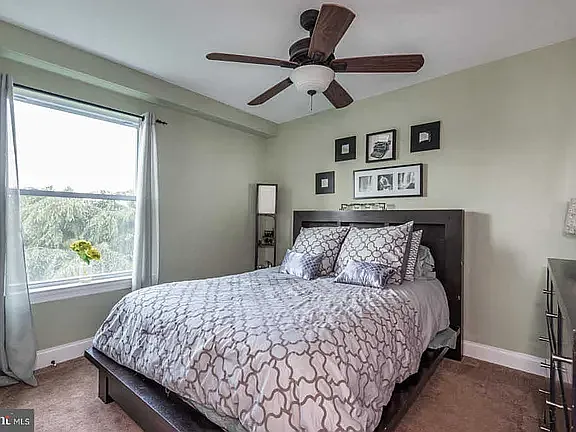 532 Green Ln — Photo 11