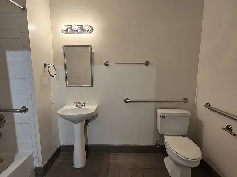 302 Goshen St #100 — Photo 5