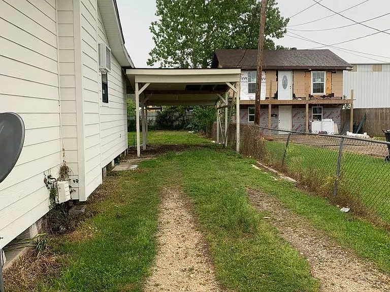 3605 Center St — Photo 11
