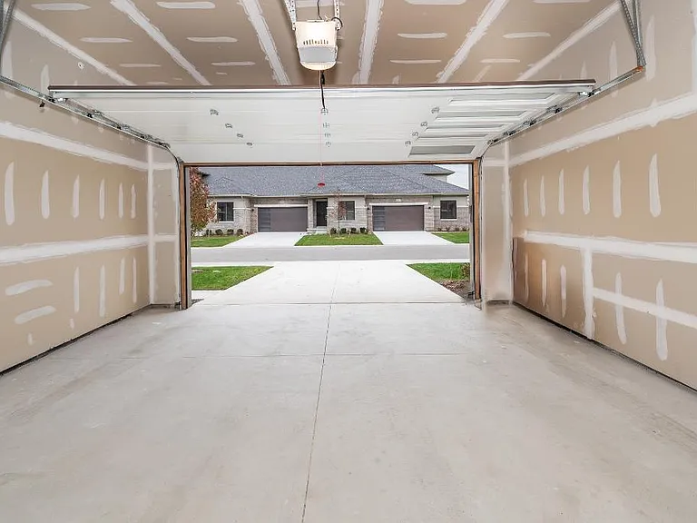 7488 Gramercy Cir — Photo 21