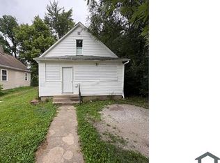 2046 E Wood St, Decatur, IL 62521