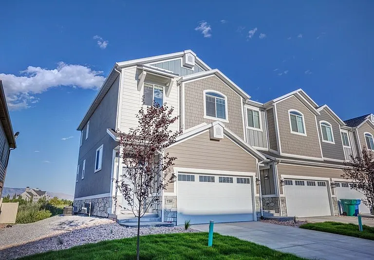 693 S 1803 W — Photo 1