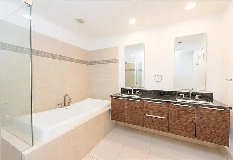 145 2nd Ave S #515 — Photo 10