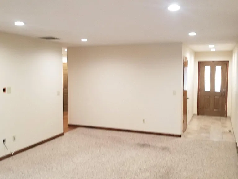 1414 E Powell St — Photo 4