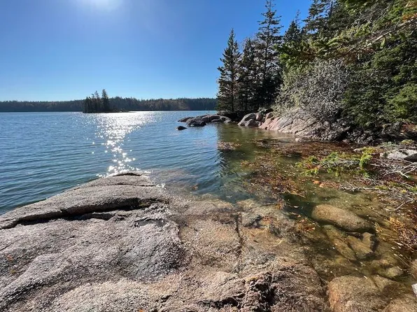 75 Plumb Point Road, Deer Isle, ME 04627