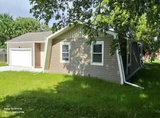 2121 S 15th St, Plattsmouth, NE 68048