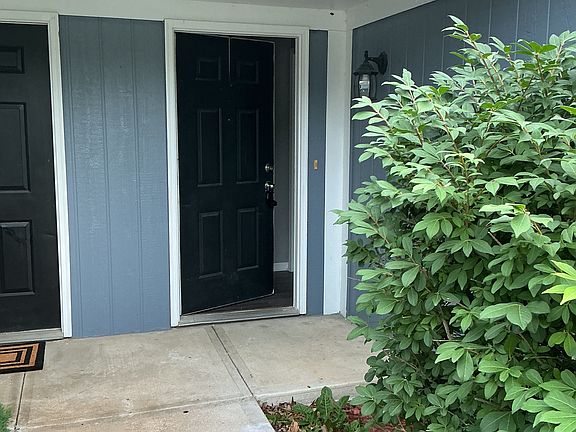4th image of 3834 SW Harbor Dr