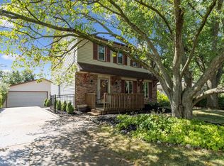 7704 Ridgemont Dr, Urbandale, IA 50322