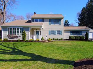 5 Pineridge Ave, Middletown, NJ 07748