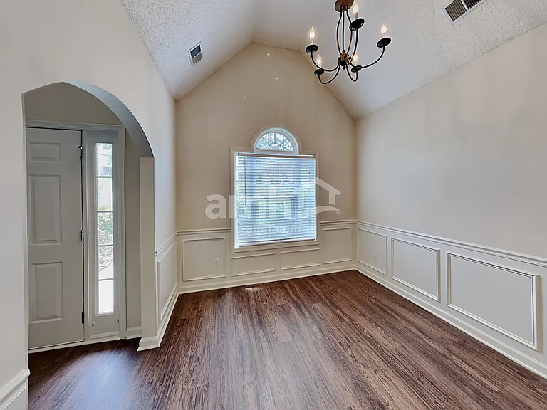 1759 Maxey Ln — Photo 6