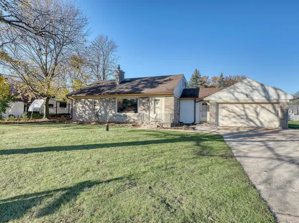 1507 South Woodside DRIVE, New Berlin, WI 53151