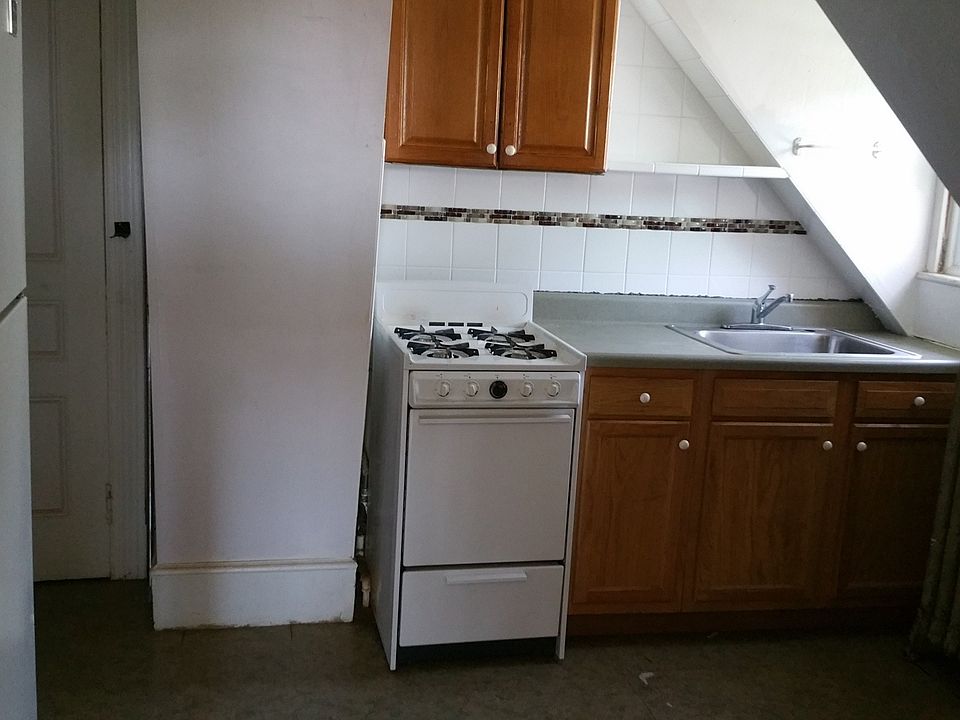 2nd image of 52 Grand Ave #3