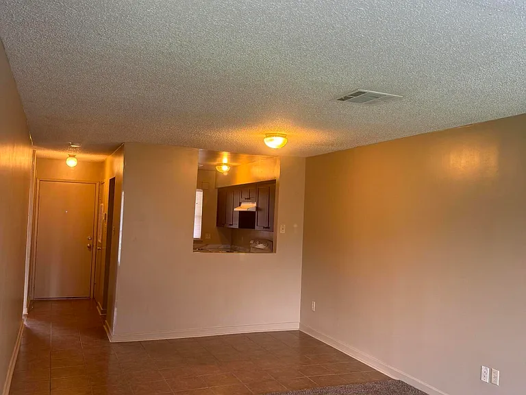 506 Grand Pre Blvd — Photo 2