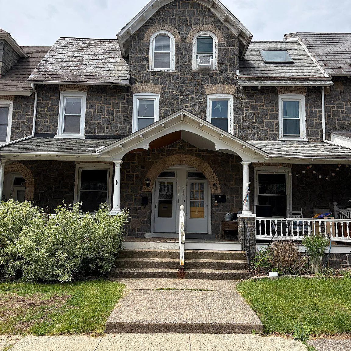 4 bed, 2.0 bath, 1690 sqft, $2,400 — Photo 4