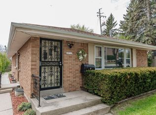 10733 W York Pl, Wauwatosa, WI 53222