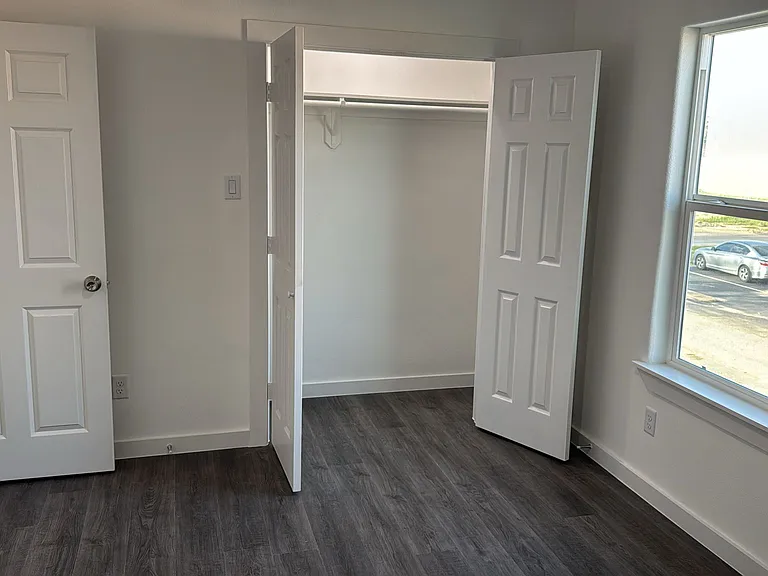 3910 Woolworth St — Photo 28